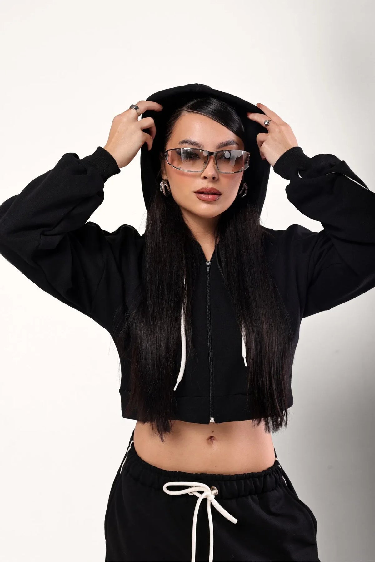 Blusa Megan Com Capuz Preto