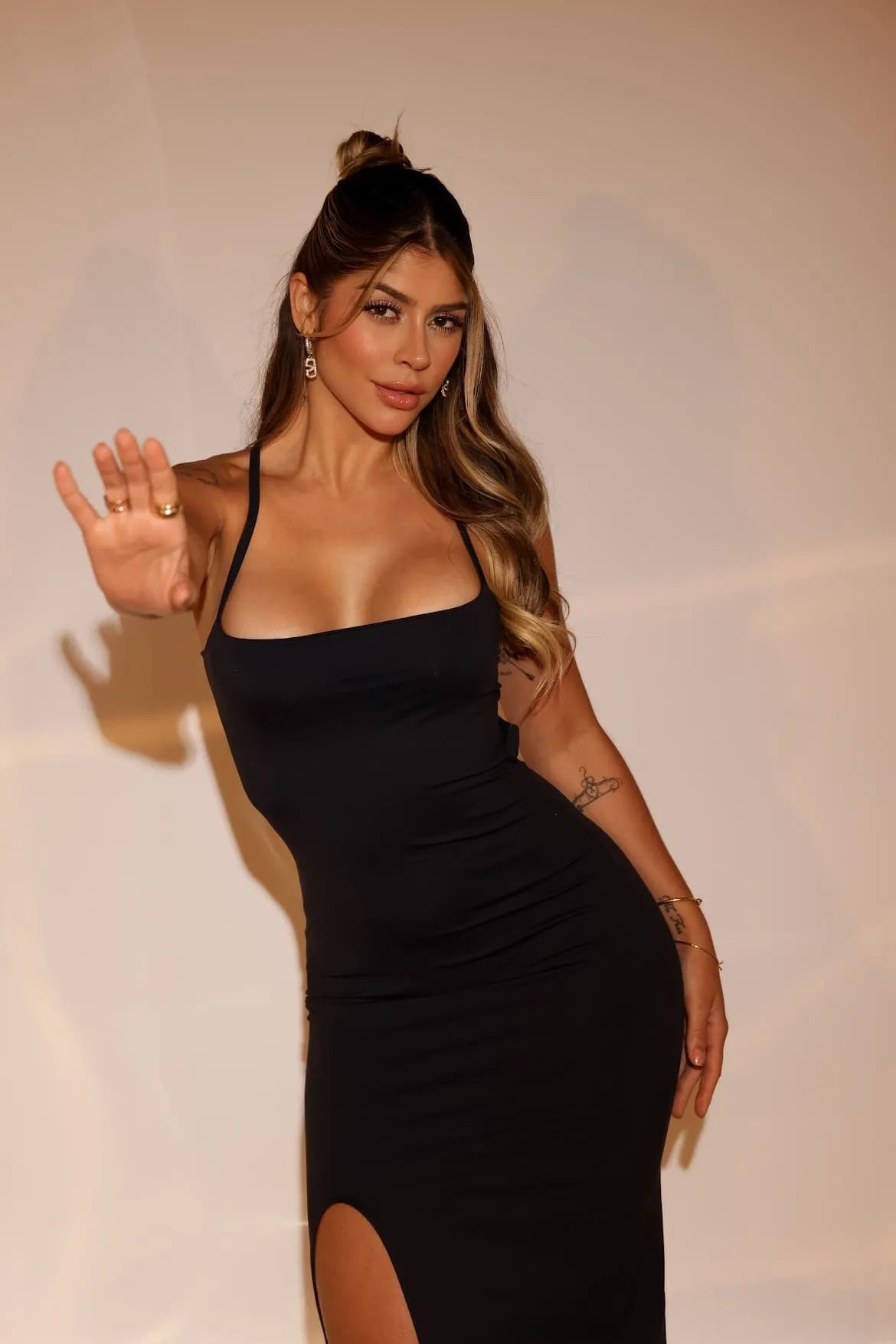 Vestido Longo Naomi Poliamida Saia Fenda Preto